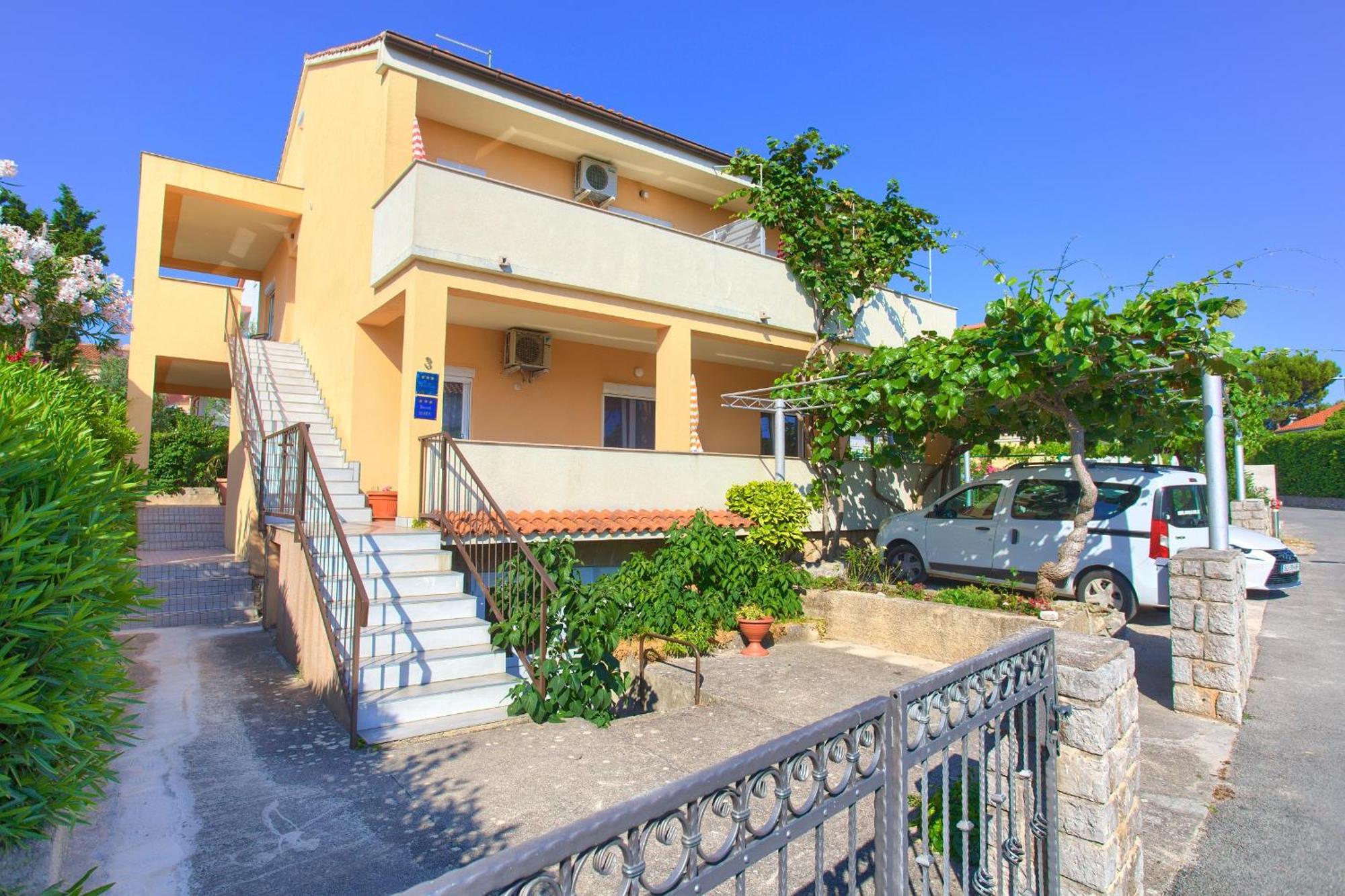 Petra Apartman *