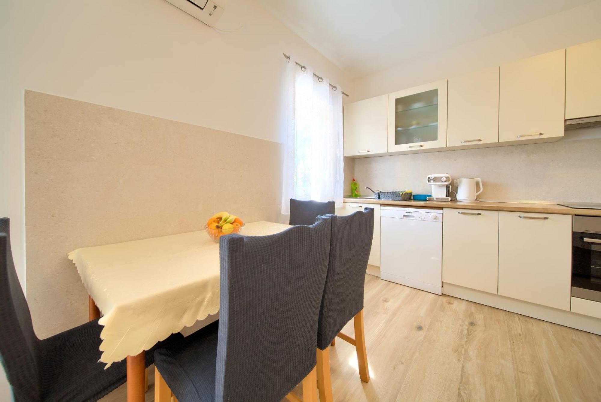Petra Apartman Krk Town