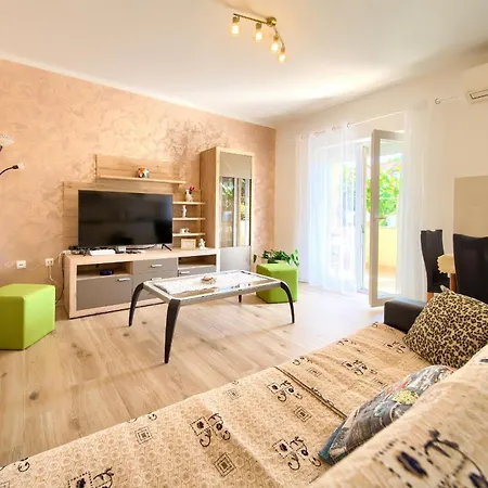 Apartments Petra Krk Town Exterior photo
