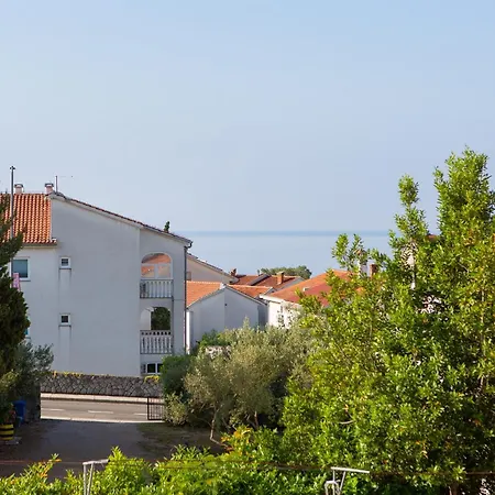 Apartments Petra Krk Town Exterior photo